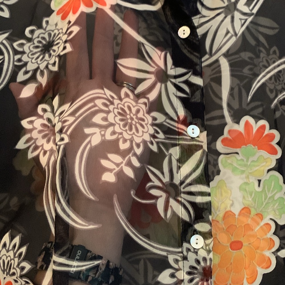 Nicola sheer button down - Picture 4 of 12
